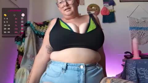 Em online show from January 2, 2025, 8:46 pm