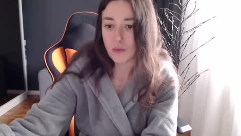 piscesgirl06 online show from December 11, 2024, 9:41 am