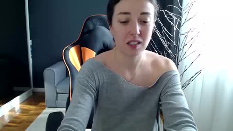 piscesgirl06 online show from January 10, 2025, 10:06 am