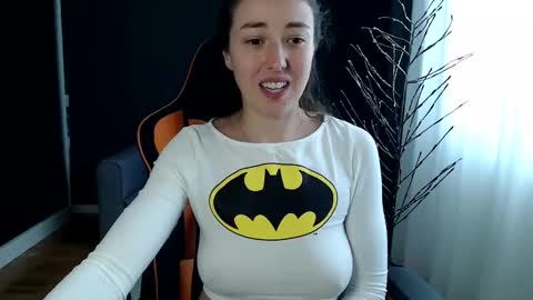 piscesgirl06 online show from January 21, 2025, 9:35 am