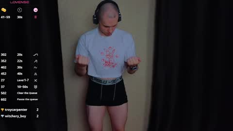 Snapshot of pistonpojizni chatting on April 22, 2026, 1:23 pm STRONGBEAUTY online show from April 22, 2026, 1:23 pm