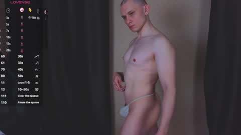 Snapshot of pistonpojizni chatting on April 25, 2026, 4:59 pm STRONGBEAUTY online show from April 25, 2026, 4:59 pm