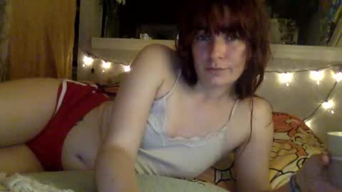 Snapshot of pixie_bella chatting on June 1, 2026, 2:46 am pixie_bella online show from June 1, 2026, 2:46 am