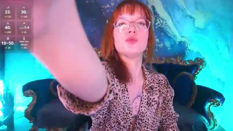 pixiepeachh online show from December 14, 2025, 7:58 am