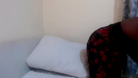 pixietease1 online show from September 27, 2025, 8:47 pm