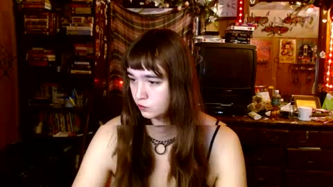 Izzy online show from September 16, 2025, 11:44 am