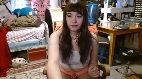 Izzy online show from May 7, 2026, 3:28 pm