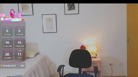 Angie Henao online show from February 4, 2025, 6:49 pm