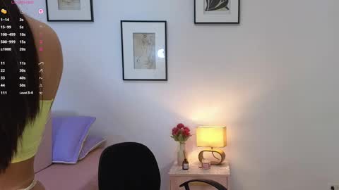 Angie Henao online show from February 27, 2025, 8:09 pm