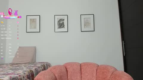 Angie Henao online show from September 18, 2025, 5:37 pm