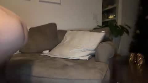 PeggedBiGuy online show from December 24, 2024, 7:28 am