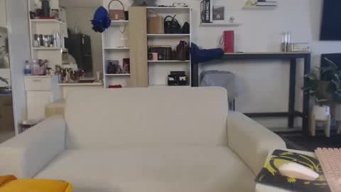 plasticgirll online show from December 22, 2024, 10:17 am