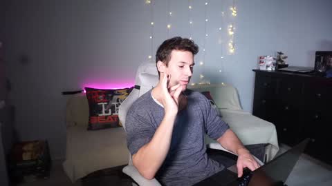 Arsenii online show from December 26, 2024, 11:03 pm