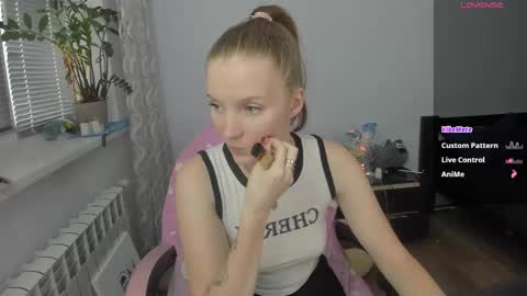 Snapshot of playful_mary chatting on November 3, 2025, 8:04 am Masha online show from November 3, 2025, 8:04 am