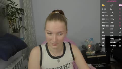 Snapshot of playful_mary chatting on November 3, 2025, 8:10 pm Masha online show from November 3, 2025, 8:10 pm