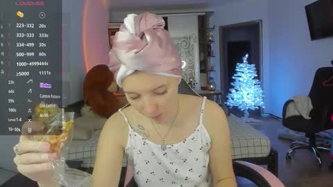 Snapshot of playful_mary chatting on December 14, 2025, 1:05 pm Masha online show from December 14, 2025, 1:05 pm