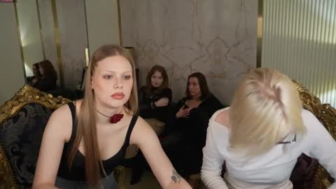 Lana online show from November 25, 2025, 3:34 pm