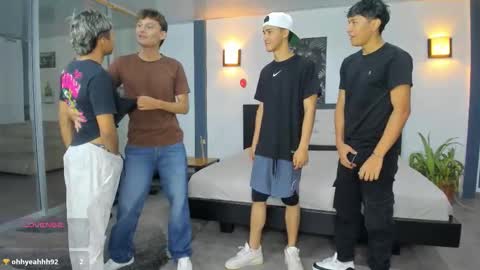   online show from November 6, 2025, 11:15 pm