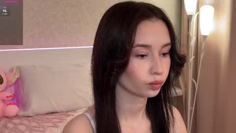 Simona and Bonnie online show from April 21, 2026, 2:56 pm