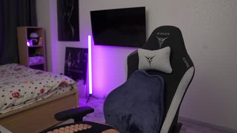 21 y.o Mila online show from March 5, 2025, 5:08 pm