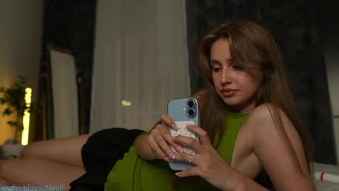 21 y.o Mila online show from May 28, 2026, 5:43 pm