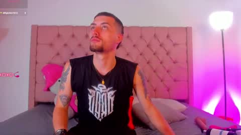 JUAN AND JULI online show from December 29, 2024, 11:29 am