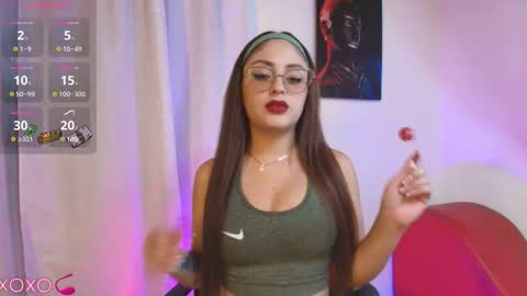 JUAN AND JULI online show from October 7, 2025, 9:45 pm