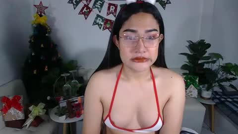 Ploysai online show from December 25, 2024, 1:42 am