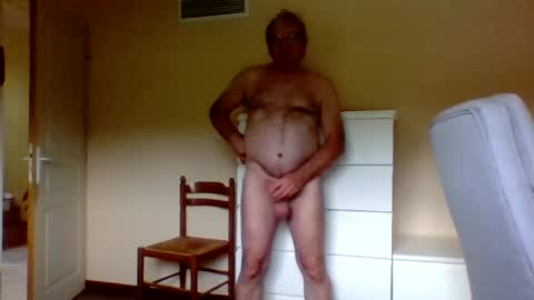 Snapshot of pluchet chatting on July 1, 2026, 4:47 am pluchet online show from July 1, 2026, 4:47 am