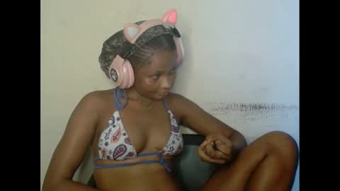 plumnjuicyx online show from March 4, 2025, 4:20 pm