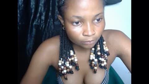 plumnjuicyx online show from November 5, 2025, 8:09 pm