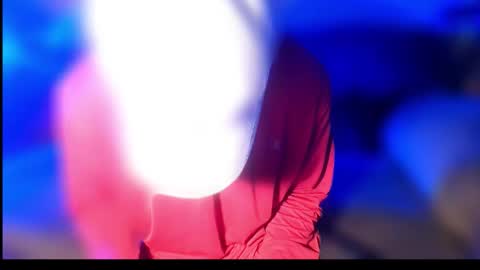 StraightPlush online show from November 12, 2025, 8:04 am