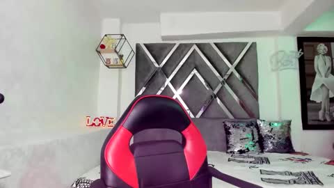 I dream of having many followers online show from December 18, 2024, 3:11 pm