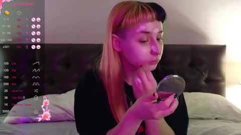 Snapshot of polidevis chatting on November 21, 2025, 10:58 am Candytrain online show from November 21, 2025, 10:58 am