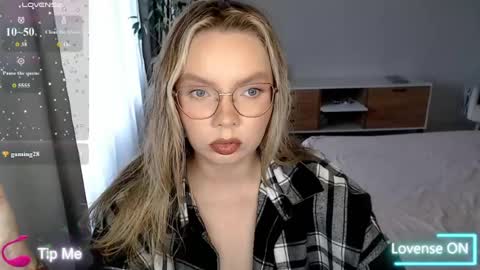 Snapshot of polinajones chatting on June 25, 2026, 1:59 pm PolinaJones online show from June 25, 2026, 1:59 pm