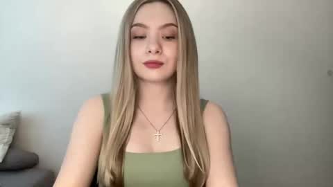 Snapshot of polishangel222 chatting on May 28, 2026, 2:14 pm polishangel222 online show from May 28, 2026, 2:14 pm