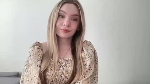 Snapshot of polishangel222 chatting on June 21, 2026, 9:34 am polishangel222 online show from June 21, 2026, 9:34 am
