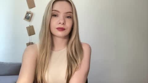 Snapshot of polishangel222 chatting on July 31, 2026, 12:37 pm polishangel222 online show from July 31, 2026, 12:37 pm