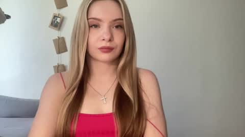 Snapshot of polishangel222 chatting on August 4, 2026, 12:19 pm polishangel222 online show from August 4, 2026, 12:19 pm
