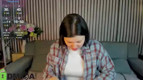 Polly online show from October 15, 2025, 1:17 am