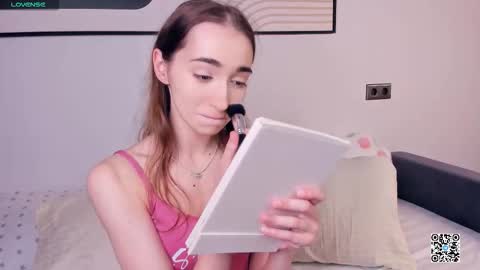 Polly online show from September 12, 2025, 7:30 am