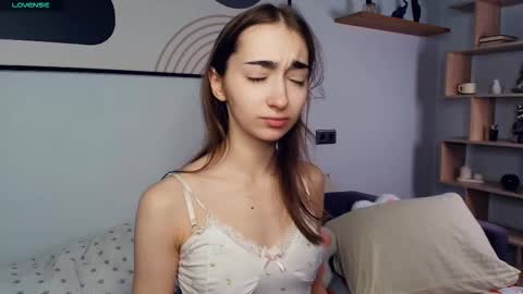 Polly online show from October 4, 2025, 6:44 am