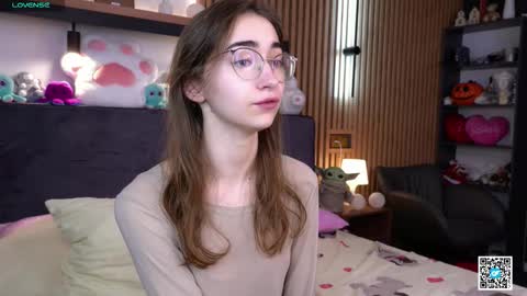 Polly online show from November 18, 2025, 7:24 am