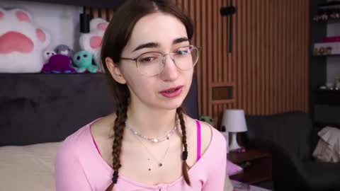 Polly online show from February 10, 2026, 7:45 am