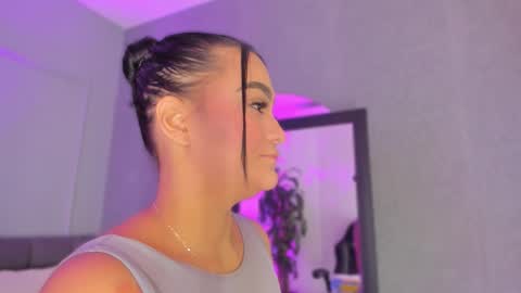 POLLY online show from November 22, 2025, 10:36 am