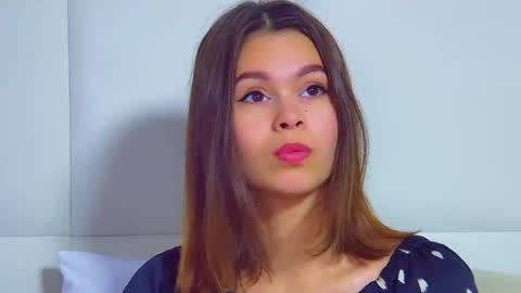 Polly online show from September 11, 2025, 7:47 pm