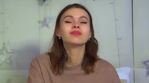 Polly online show from December 14, 2025, 6:23 pm