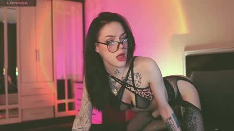 Megan.online  online show from February 27, 2025, 2:32 pm