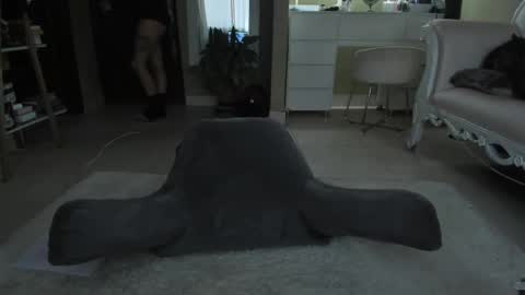  - Help me Reach 100 thumbs up  online show from December 10, 2024, 10:26 pm