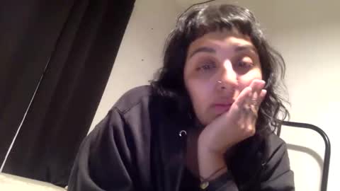 polymamii online show from April 6, 2026, 6:36 am